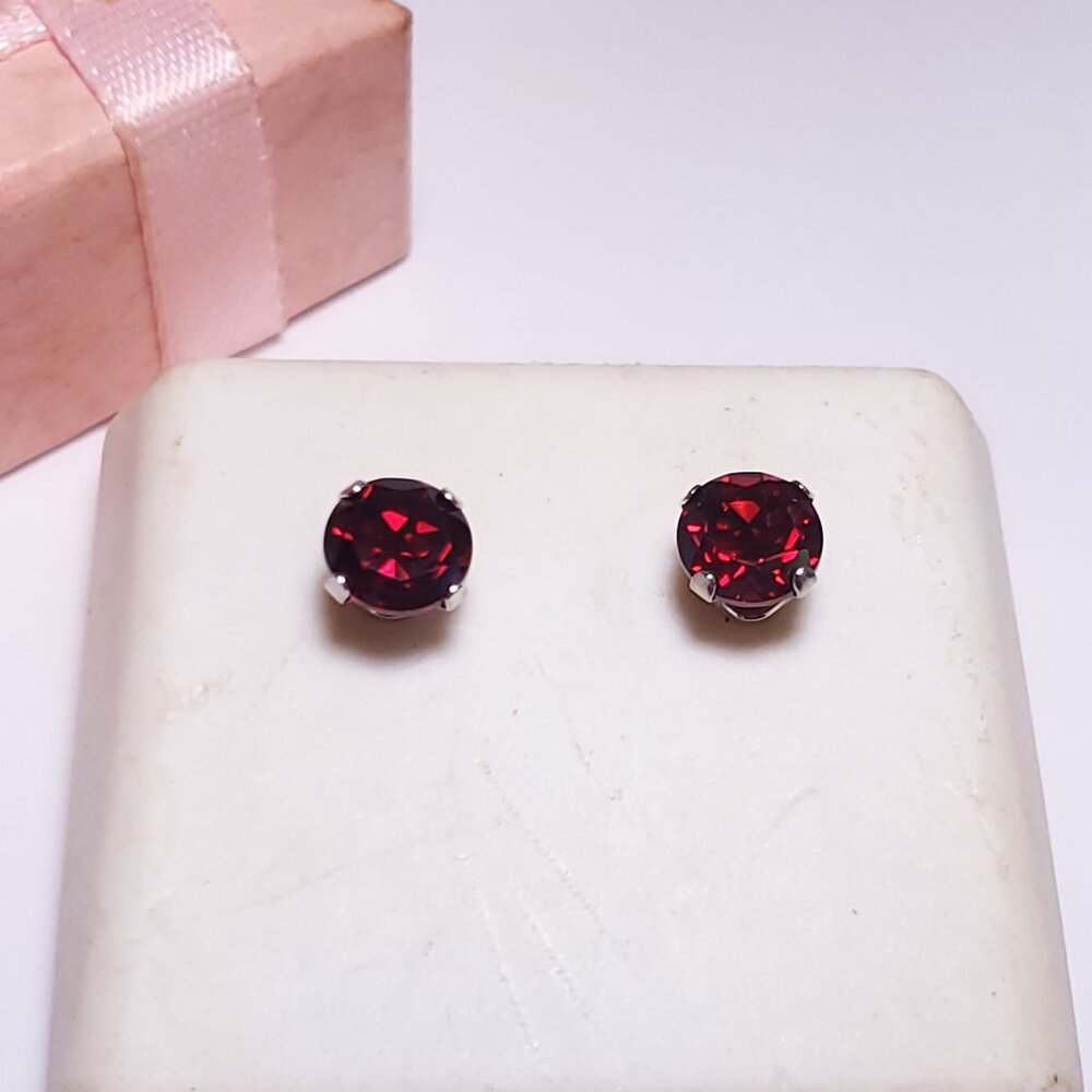 Estate 1.50cttw Natural 6mm Round Garnet 10Kt White Gold Stud Earrings #24142